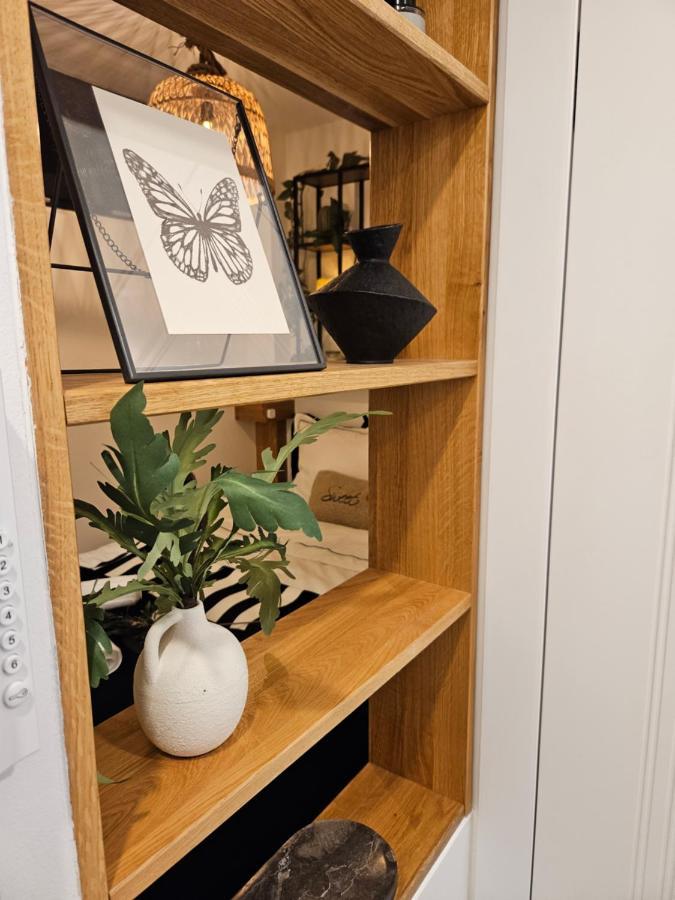 Design Apt In Old Town-Free Parking-Balcony บราติสลาวา ภายนอก รูปภาพ